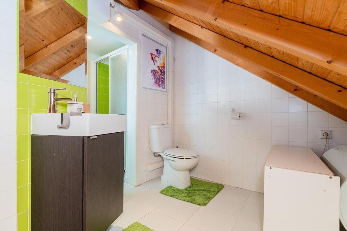 Attic Apartment With Balcony In Bairro Alto Lisboa Екстериор снимка